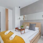 Centre & Modern Quiet With Parking By Renters Prestige Апартаменты Краков