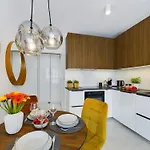 Апартаменты Centre & Modern Quiet With Parking By Renters Prestige