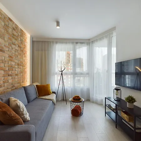 Centre & Modern Quiet With Parking By Renters Prestige Krakkó