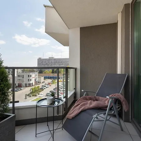 Centre & Modern Quiet With Parking By Renters Prestige شقة