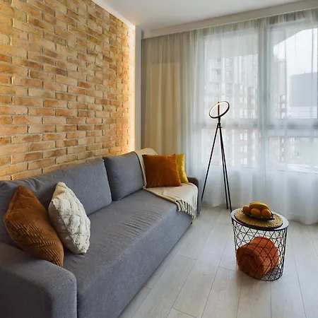 Centre & Modern Quiet With Parking By Renters Prestige *