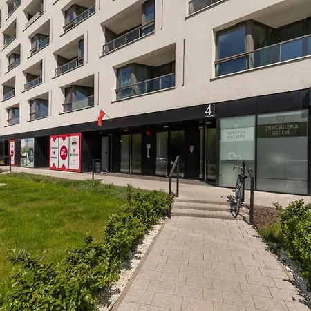 Centre & Modern Quiet With Parking By Renters Prestige