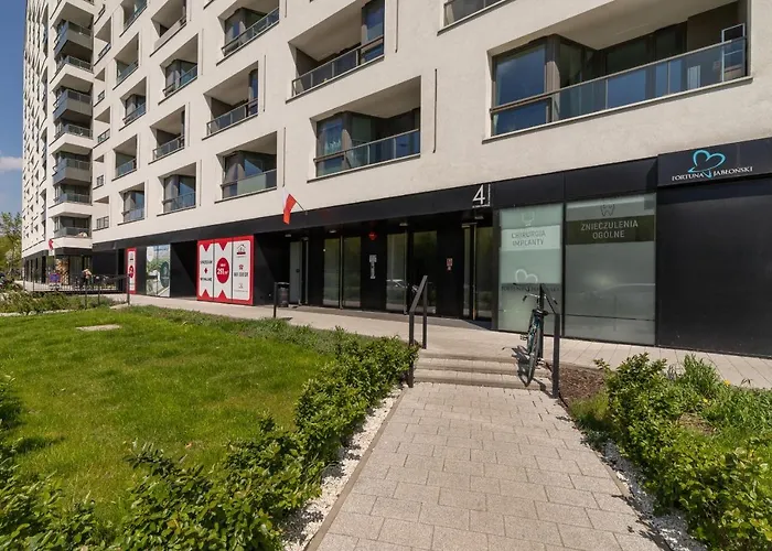 Centre & Modern Quiet With Parking By Renters Prestige